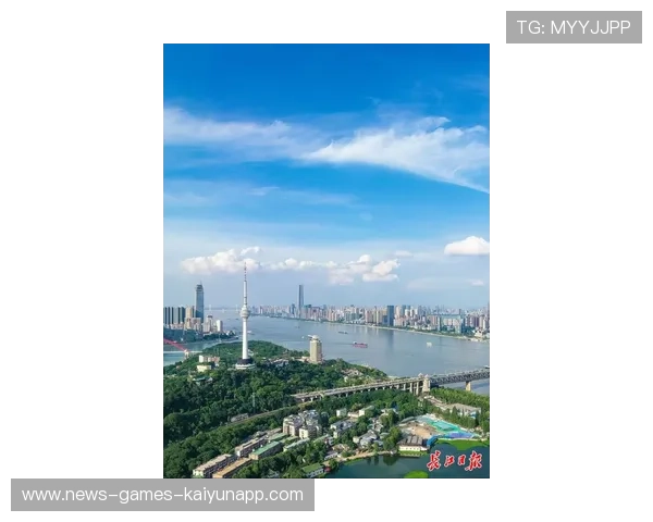 武汉三镇边线推进强势拉满,引爆巨大声浪 武汉三镇边线推进强势拉满,引爆巨大声浪